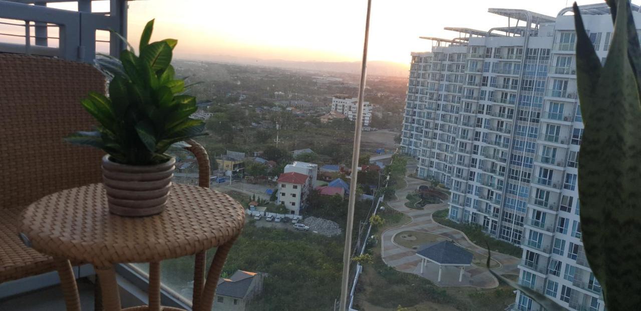 Апарт готель Mactan Newtown With Sun Set And Garden View Cebu Екстер'єр фото